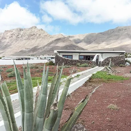 Temisa Famara